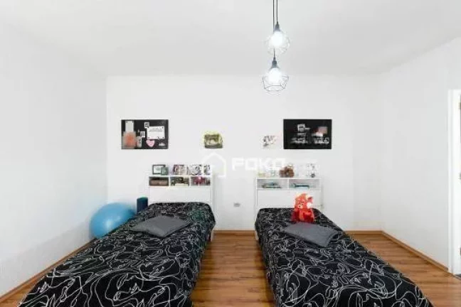 Imagem Sobrado Comercial com 3 Quartos para alugar, 220m² - Vila Galvão