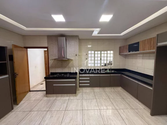 Imagem Casa com 3 dormitórios à venda, 295 m² por R$ 2.000.000,00 - Alto da Boa Vista - Itumbiara/GO