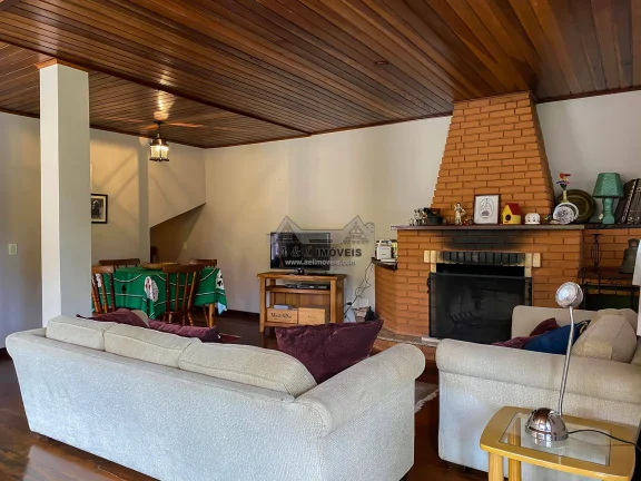 Imagem Casa à venda em Campos do Jordão - Com 6 dorm no Alto do Capivari