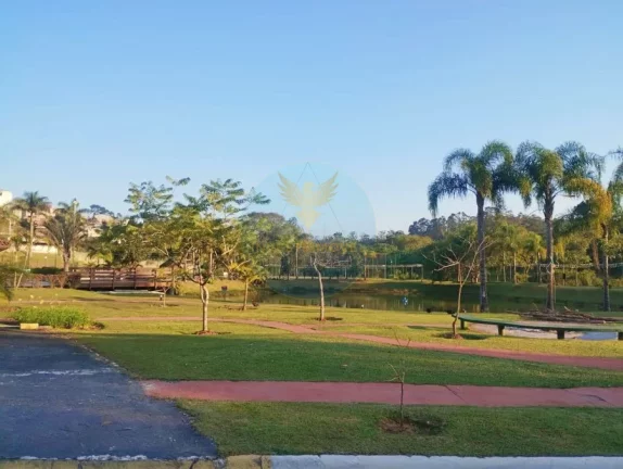 Imagem Casa com 4 Suítes e Área Gourmet em Condomínio Arborizado