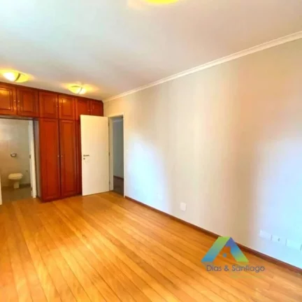 Imagem ACLIMAÇÃO Apartamento 192M², 3 suítes, 3 vagas, a 300 metros da estação do metro Vergueiro ótima localização e valor !!!