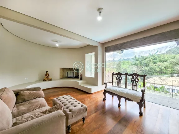 Imagem Excelente casa em rua fechada, com monitoramento 24 horas, ao lado do Clube Paineiras. Essa casa mod...