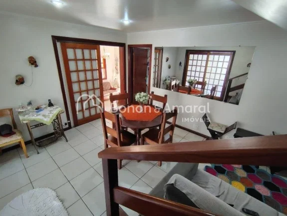 Imagem Linda casa à venda em Valinhos, situada em um condomínio tranquilo e com excelente localização. ...
