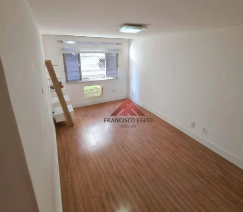 Imagem Excelente Apartamento com sala dois quartos dependencias completa,sol da manhã,elétrica e hidraulica reformadas,quarto principal montado com armários,