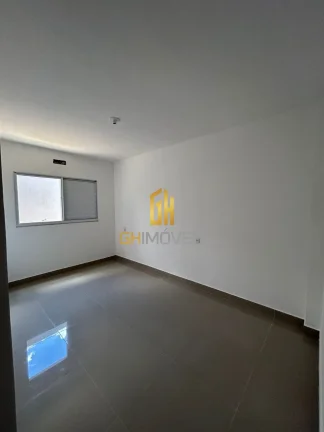 Imagem A casa possui 

3 quartos,
1 suíte,
2 quartos
Sala de estar, 
Sala de jantar, 
Banheiro, 
Cozinha
Q...