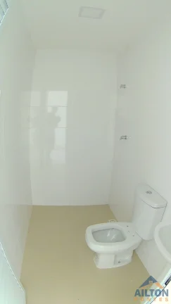 Imagem Loja Comercial à Venda na Quadra do Mar na Praia do Morro - Guarapari/ES