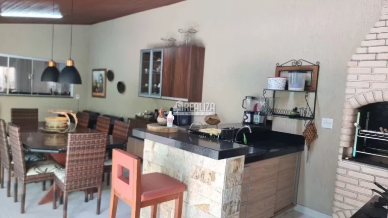 Imagem Casa à venda no bairro Dom Eduardo II, Uberaba: 3 dormitórios, piscina aquecida e móveis planejados!