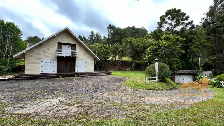 Imagem ÁREA DE 6500M² COM CASA EDIFICADA Á VENDA EM CAMPOS DO JORDÃO-SP