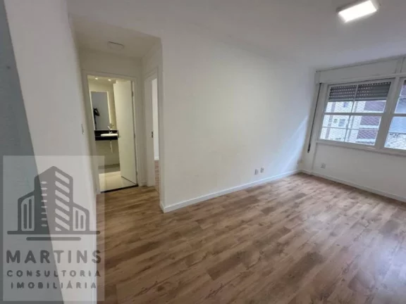 Reformado, 1 Dorm, Quadra da Praia da Pompéia em Santos