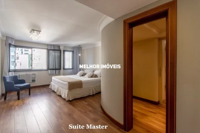 Imagem Apartamento à venda na Quadra mar com 5 Suítes sendo 2 máster localizado no centro de Balneário Camboriú