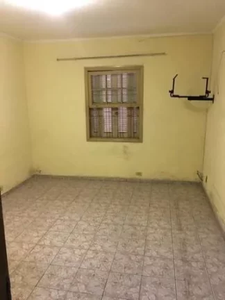 Imagem Casa Antiga com Terreno de 300 m² área 277 m² Construída Ótima Construtor
