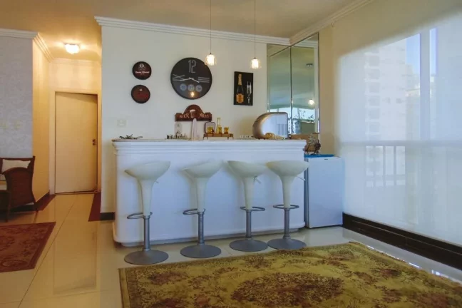 Imagem Apartamento com 4 dormitórios à venda, 200 m² por R$ 1.600.000,00 - Pitangueiras - Guarujá/SP