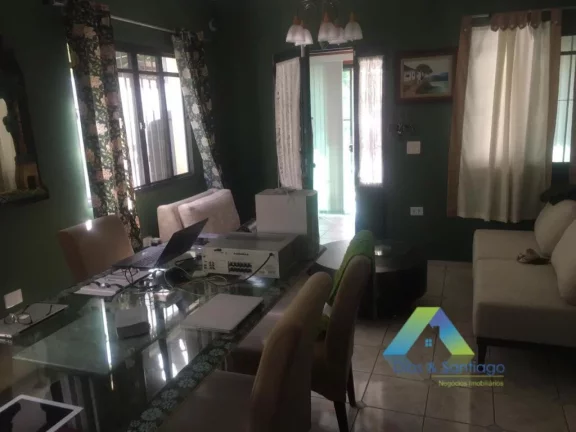 Imagem Ótimo Sobrado com 3 dormitórios, 5 vagas de garagem com amplo espaço em bairro tranquilo com ótima localização.