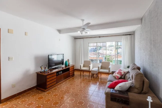 Imagem Sobrado na Lapa Sobrado que vem de família! Passou pelos bisavós, avós, pais e hoje ocupado pela quarta geração...