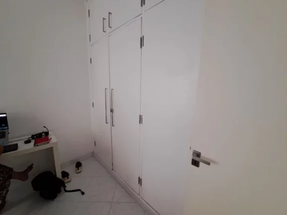 Imagem PITANGUEIRAS - UMA QUADRA DA PRAIA , LOCALIZAÇÃO PRIVILEGIADA , CONDOMÍNIO BAIXO.