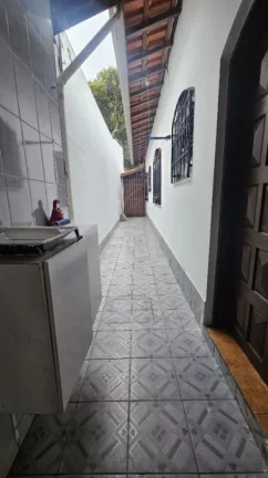 Imagem ? Viva o seu sonho à beira-mar! Imagine morar em uma casa onde o conforto, a praticidade e a localização se unem para oferecer qualidade de vida todos os dias. Essa é a proposta desta belíssima casa geminada, localizada a poucos passos da praia do Maracan