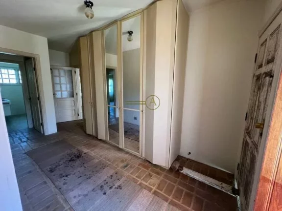 Imagem Casa térrea com terreno de 1.100m² para reforma ou demolição e construção