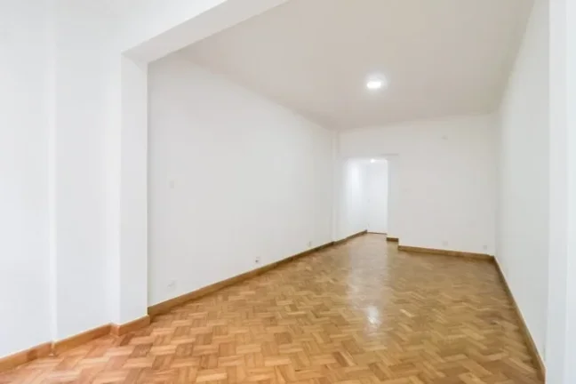 Imagem Apartamento 140M², 3Q, 1 Suíte, 2 Banheiros, 1 Vaga, Academia, Armários.