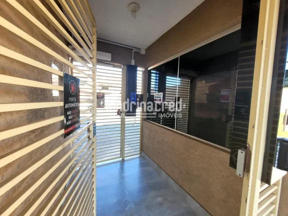 Imagem Oportunidade em Londrina: apartamento reformado no Park Nações Unidas, 3 quartos, 1 banheiro, sol da manhã, cozinha integrada e ótima localização.