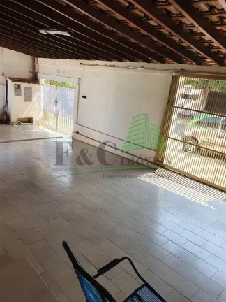 Imagem Casa para Venda em Limeira, Parque Hippolyto, 3 dormitórios, 2 banheiros, 4 vagas