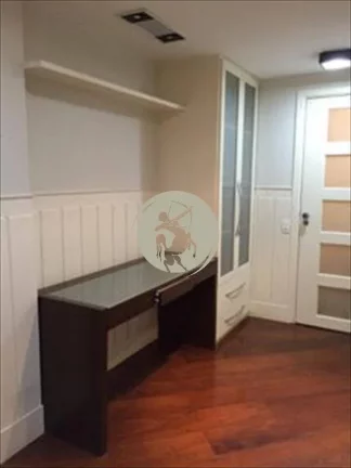 Imagem APARTAMENTO EM ANDAR ALTO, REFORMADO, COM AMBIENTES MUITO BEM DISTRIBUÍDOS, AR CONDICIONADO, PISO D...