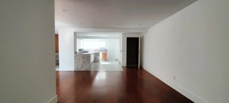 Imagem Apartamento 144 M², 3Q, 1 Suíte, 3º opcional, todo reformado, sala e cozinha gourmet integrados com forno e cooktop, academia, playground, ar split.
