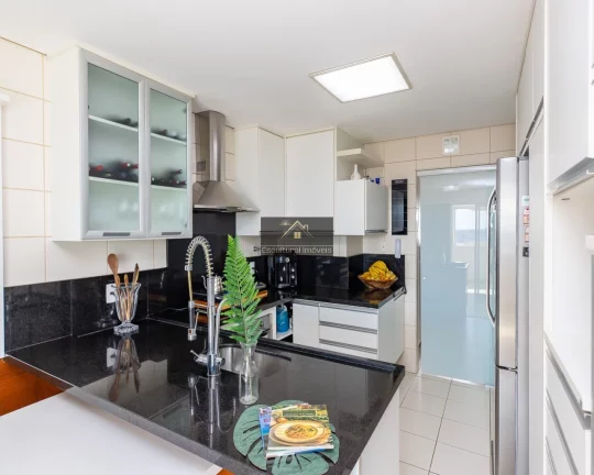Imagem PARE A OPORTUNIDADE DE MORAR BEM ESTÁ AQUI AO SEU ALCANCE APARTAMENTO 204 M 4 DORMITÓRIOS 3 SUÍTES ESCRITÓRIO VARANDA GOURMET VISTA SINGULAR 4 VAGAS