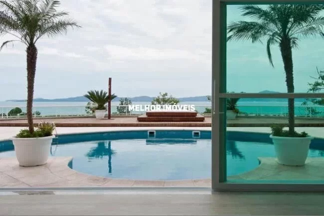 Imagem Casa Alto Padrão mobiliada e decorada á venda com 6 suítes e 8 vagas na Interpraias em Balneário Camboriú.