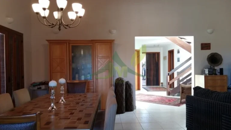 Imagem Linda Casa à Venda em Atibaia condomínio fechado de alto padrão