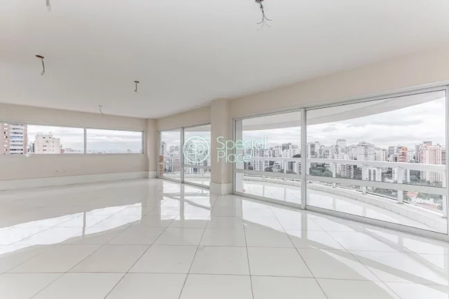 Imagem Simplesmente espetacular. Linda cobertura com 420m2, 4 dormitórios ( 4 suítes ) e 6 vagas na garag...