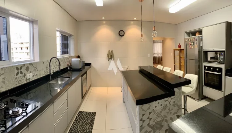 Imagem Apartamento com 4 quartos e 5 banheiros à venda, 233 m² por R$ 1.850.000