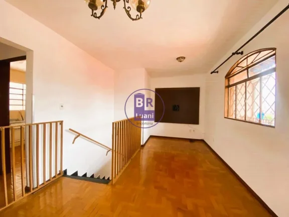 Imagem Casa com Fundos para Locação Comercial ou Residencial.