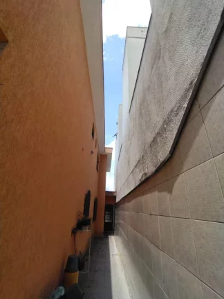 Imagem Sobrado de 3 quartos no Jardim Las Vegas, Santo André-SP: 2 banheiros, 2 vagas de garagem, 156m² de área!