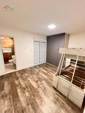 Imagem Casa de Condomínio com 3 Quartos à Venda, 205 m²