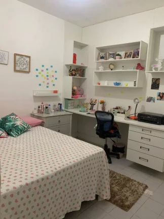 Imagem Casa de Rua Pública no Siqueira Campos - 5 Quartos e 180m²