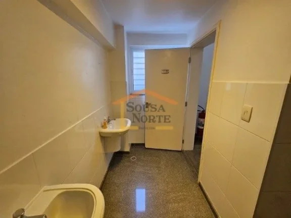 Imagem Excelente prédio Comercial para locação com copa, 2 banheiros, área de serviço e 2 vaga de gara...