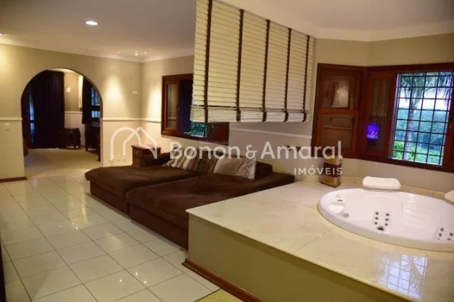 Imagem Sofisticação e privacidade em cada detalhe

Esta esplêndida residência oferece ambientes elegant...