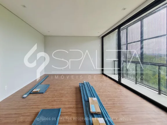 Imagem Maravilhosa residência com arquitetura moderna disponível para locação e venda na Fazenda Serrazul I