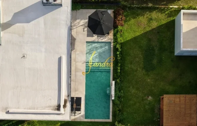 Imagem Sobrado com 05 suítes, com 400m2 de área construída