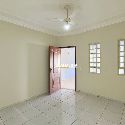 Imagem Casa com 2 dormitórios à venda, 70 m² por R$ 310.000,00 - Estádio - Rio Claro/SP