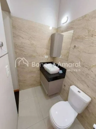 Imagem Esta encantadora residência de um único pavimento é um verdadeiro tesouro dentro do condomínio. ...