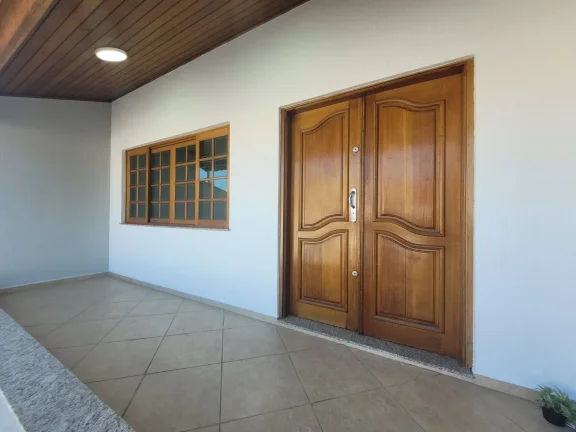 Imagem Sobrado Alto Padrao com 235m² 3 Dormitotorios com 5 Vagas de Gargens