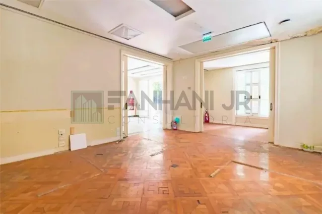 Imagem Casa Comercial para Locação em São Paulo-SP, no Jardim América: 10 Salas, 5 Banheiros, 20 Vagas de Garagem, 835m² de Área