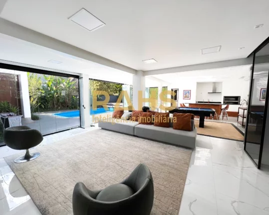 Imagem Casa em Condominio Alto Padrão Projetada pelo Arquiteto Mauricio Ribeiro Em local alto do condomín...