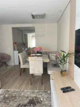 Imagem Apartamento reformado, 3 dormitórios, sendo 1 suíte, sala para 2 ambientes, cozinha com armários,...