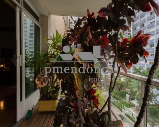 Imagem Apartamento em Higienópolis com 4 quartos (1 suíte) e 2 vagas, 240 m2