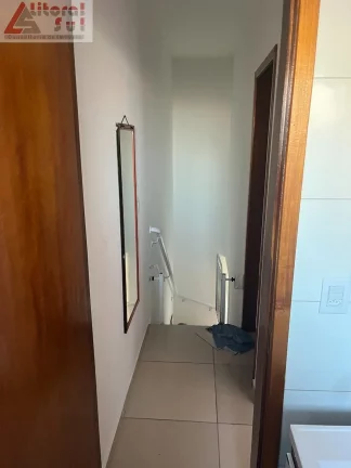 Imagem sobrado de condominio com quintal