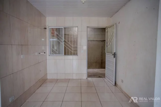 Imagem Casa para Locação de 02 Dormitórios no Bairro Estados em Fazenda Rio Grande Condomínio Jardim Paraiso