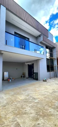 Imagem Sobrado de alto padrão, 4 suites plenas, uma com closet, piscina e área gourmet, no bairro Setor Jaó, em Goiânia-GO