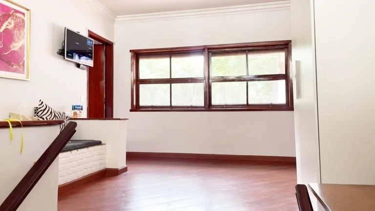 Imagem Casa Duplex Alto de Pinheiros - 460M², 4 Dorms, 4 Suítes, 6 Vagas, Piscina, Churrasqueira, Sala de Jogos, Jardim, Varanda.